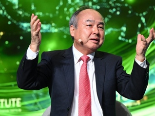 软银孙正义称自己“哭着”清仓英伟达，并驳斥“AI泡沫论”