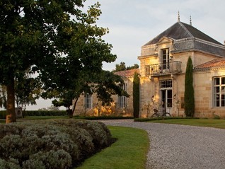 东航今夏将复航上海至斯德哥尔摩直飞航线，文华东方公布业绩概要 | 一周旅行指南