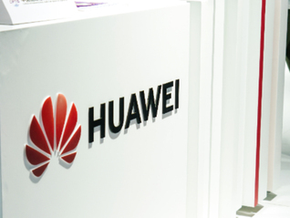 华为官宣姚安娜代言新手机，继续加码高端折叠屏