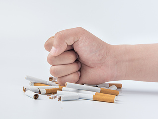 英国立法打造“无烟一代”，面临黑市、代购、身份核验等执行挑战