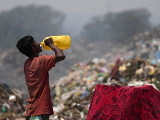印度多地气温高达46摄氏度，电力需求攀升