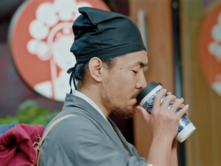 霸王茶姬拍了一部“穿越微短剧”